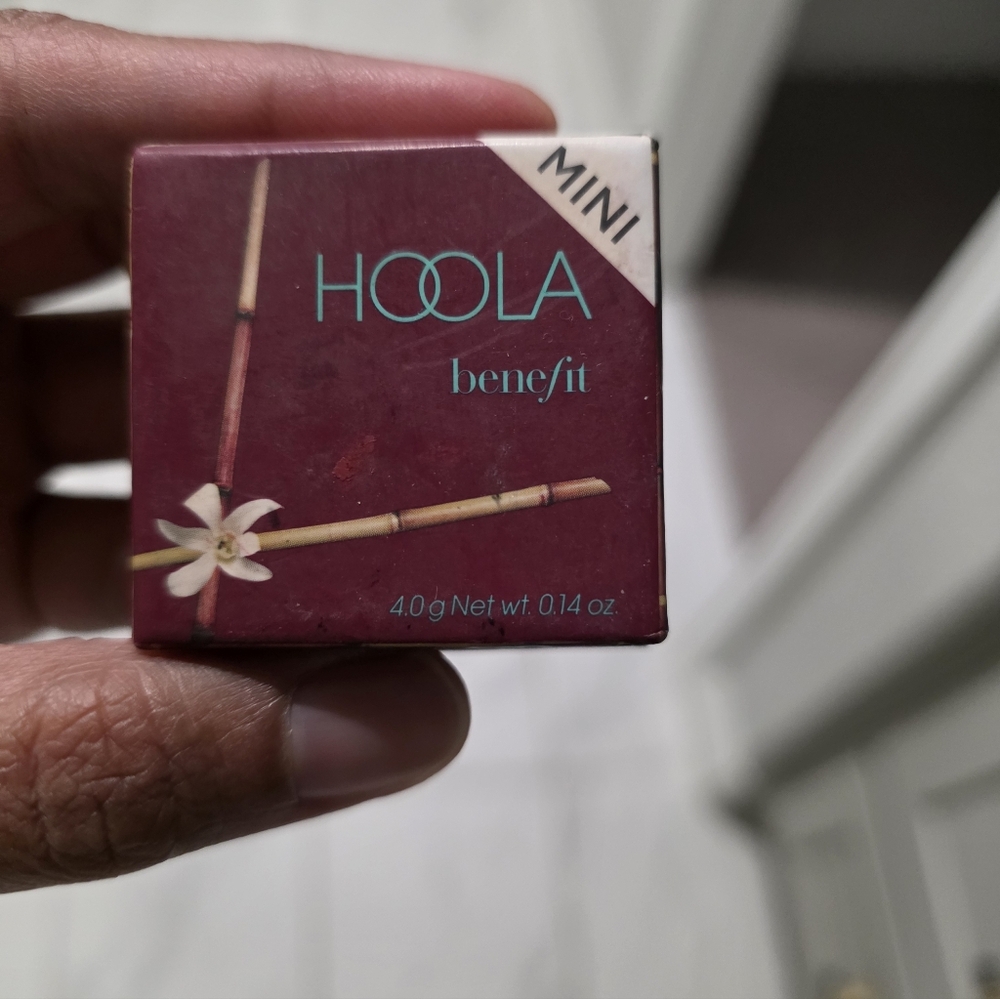 Benefit Hoola Bronzer Compact in Beige with Maroon Case